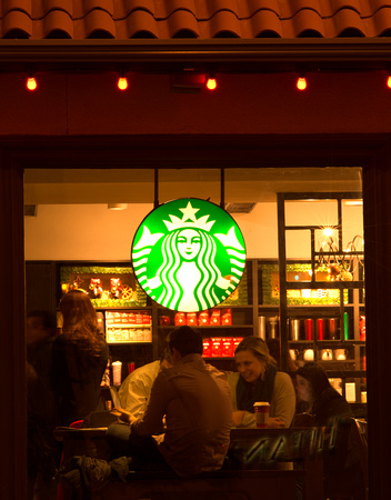 Christmas at Starbucks on the Plaza